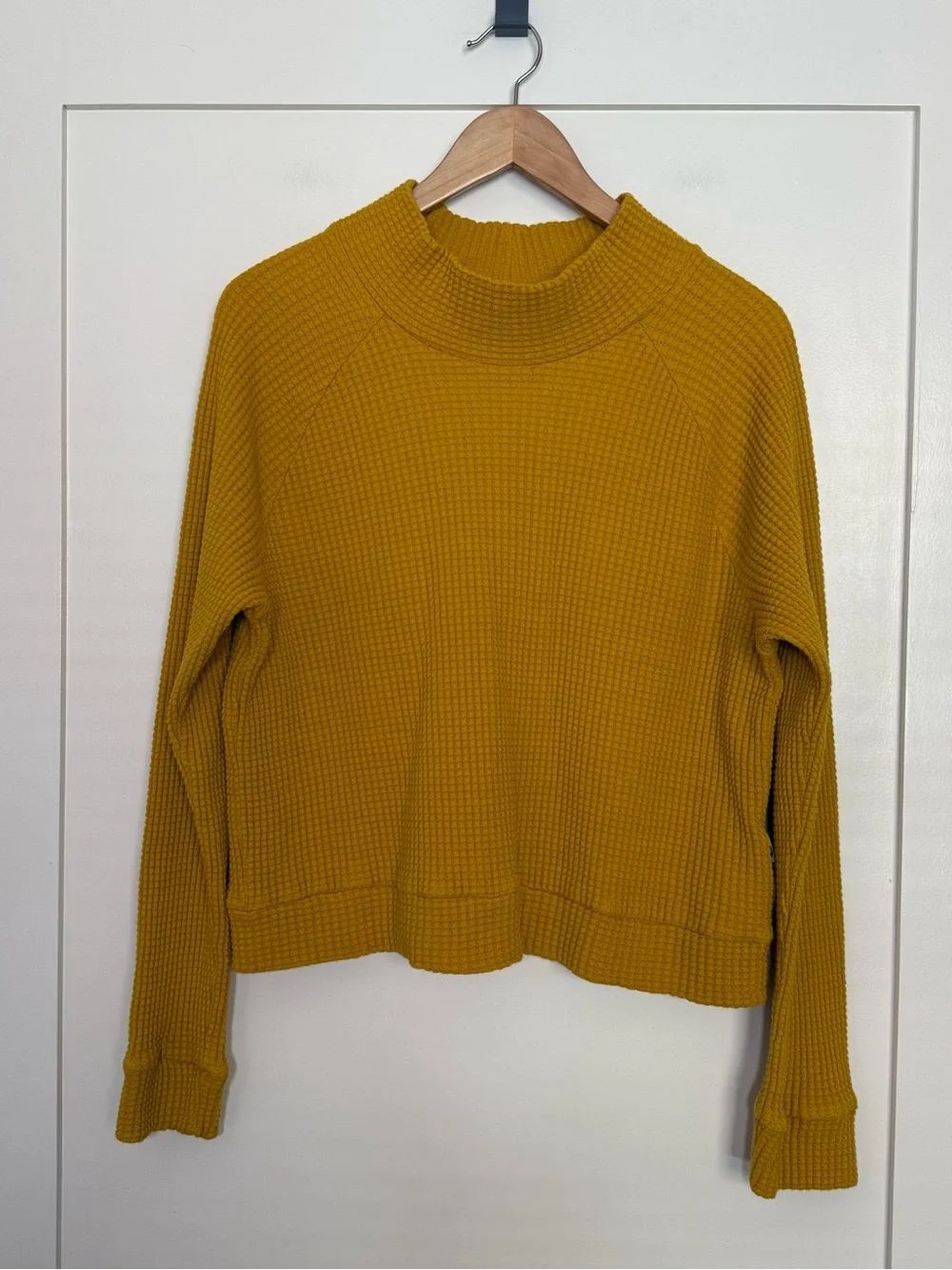 The North Face Sweatshirt Womens Sz M Yellow Waffle Knit High Neck Long Sleeve